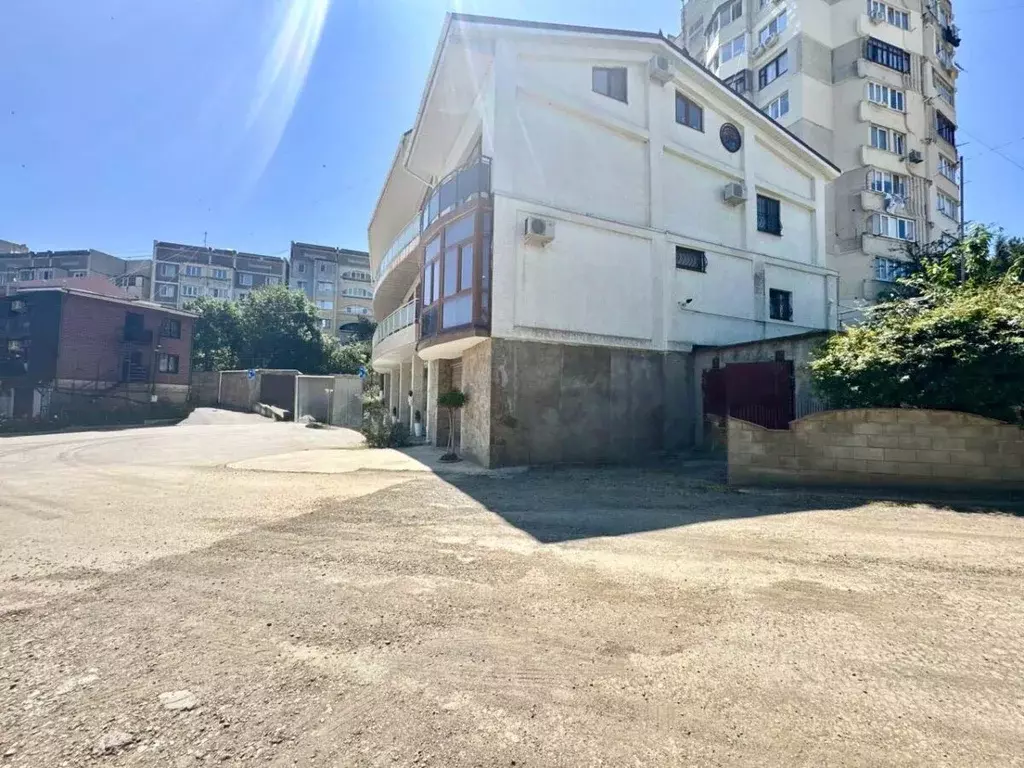 Гараж в Крым, Алушта ул. Юбилейная (20 м) - Фото 1