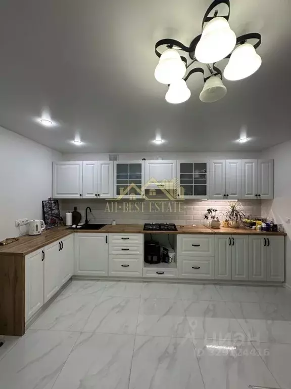 3-к кв. Северная Осетия, Владикавказ ул. Генерала Дзусова, 20 (99.0 м) - Фото 1
