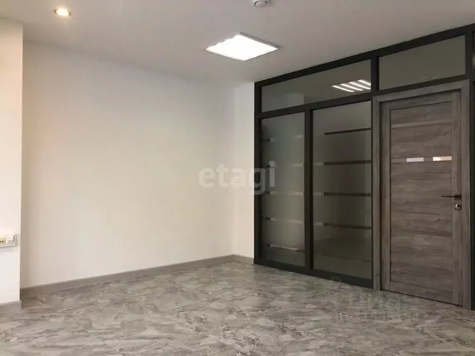 Офис в Ханты-Мансийский АО, Ханты-Мансийск ул. Доронина, 17 (400 м) - Фото 1