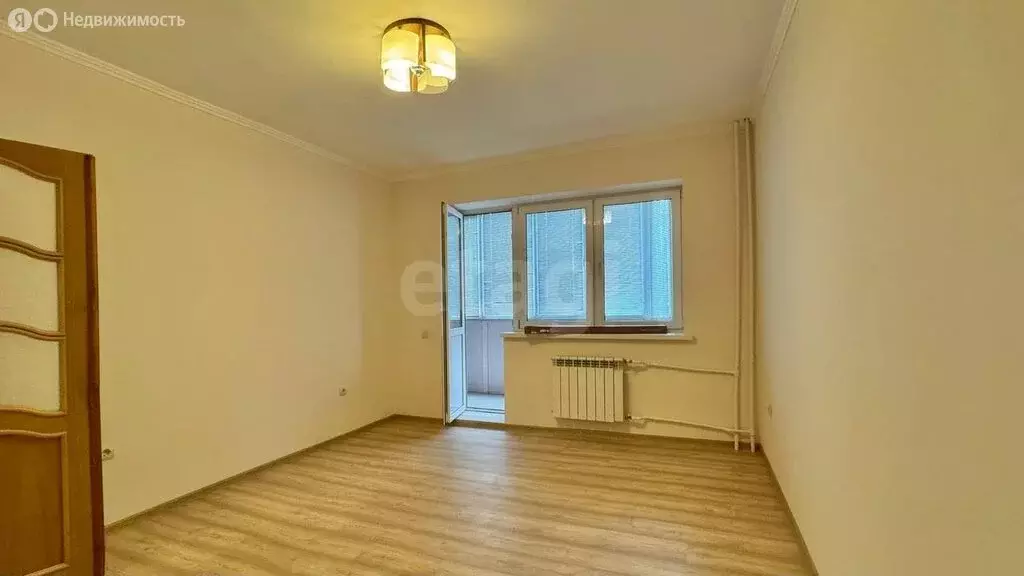 3-комнатная квартира: Нальчик, улица Идарова, 54Б (68.5 м) - Фото 1