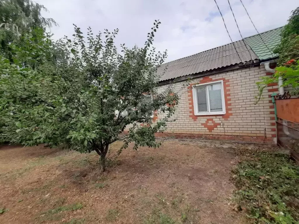 Дом в Саратовская область, Энгельсский район, Новопушкинское ... - Фото 0