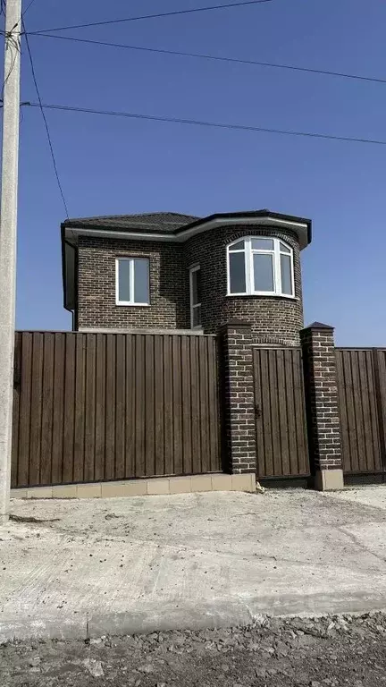 Дом в Ростовская область, Азов Азовский район, Петровский бул. (150 м) - Фото 1