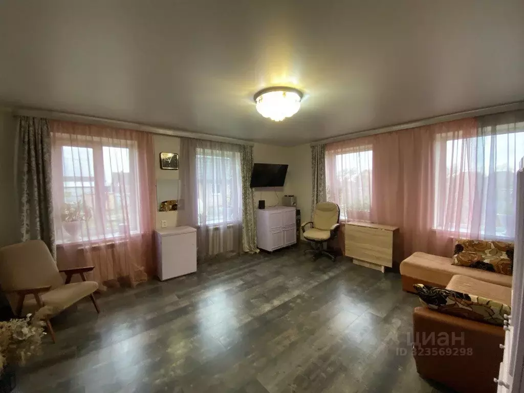 Дом в Новгородская область, Новгородский район, Ермолинское с/пос, д. ... - Фото 1