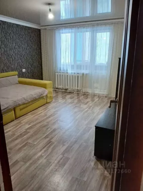 3-к кв. Оренбургская область, с. Октябрьское ул. 60 лет Октября, 18 ... - Фото 0