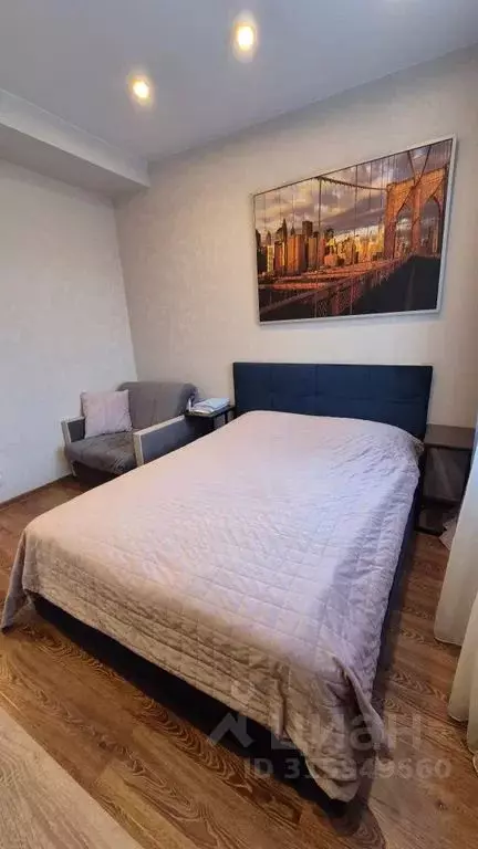 Студия Свердловская область, Екатеринбург ул. Азина, 57 (18.0 м) - Фото 1