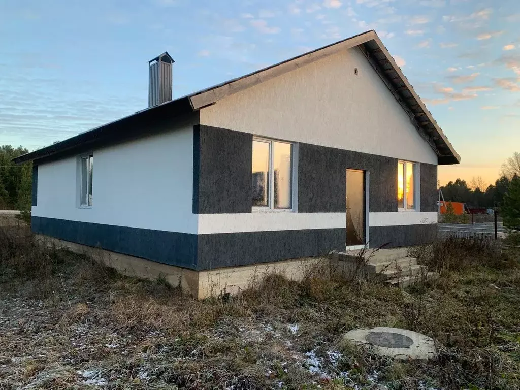 Дом в Башкортостан, Иглинский район, Акбердинский сельсовет, с. ... - Фото 2