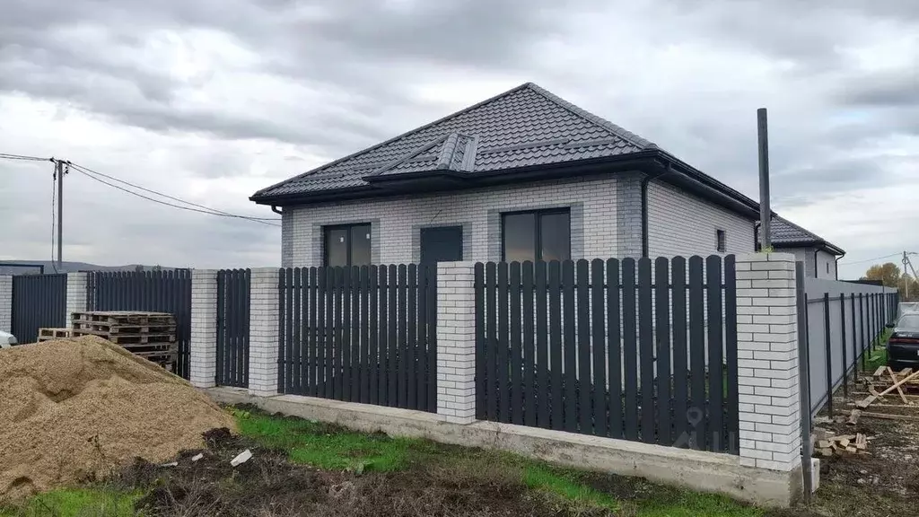 Дом в Краснодарский край, Северский район, Ильское городское ... - Фото 1