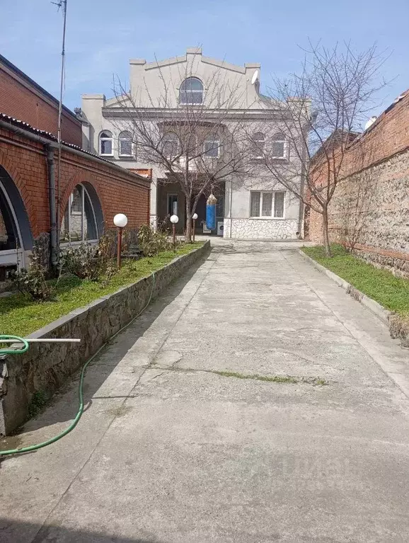 Дом в Северная Осетия, Владикавказ ул. Щербакова, 9 (422 м) - Фото 1