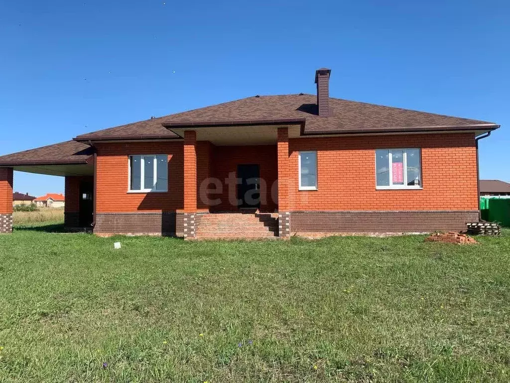 Дом в Белгородская область, Строитель Яковлевский городской округ, ул. ... - Фото 1