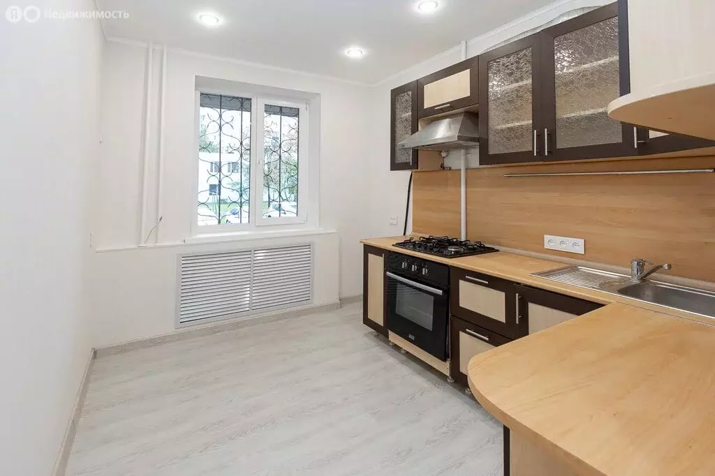 3-комнатная квартира: Уфа, улица Генерала Горбатова, 3 (66 м) - Фото 1