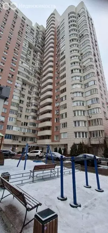 3-комнатная квартира: Москва, улица Генерала Белобородова, 24 (56 м) - Фото 1