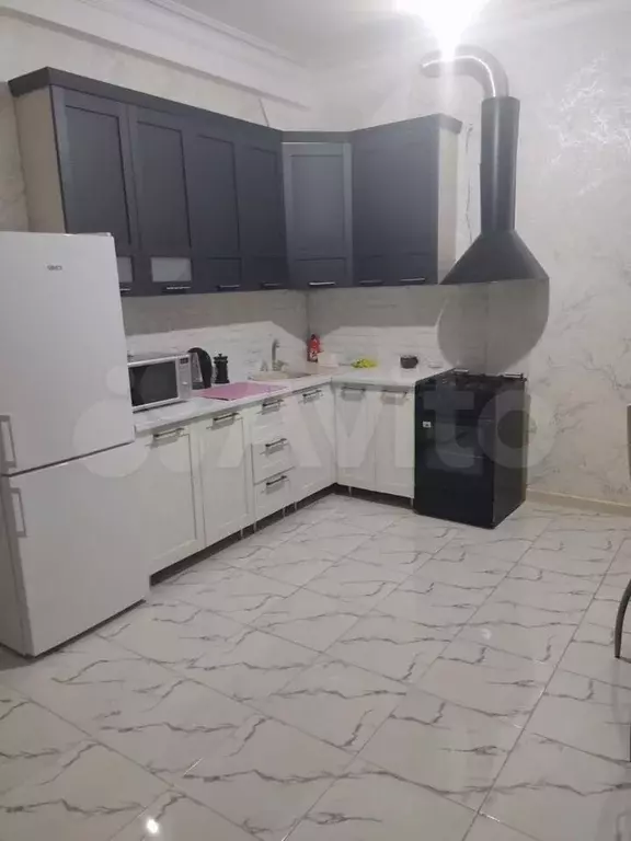1-к. квартира, 52 м, 2/5 эт. - Фото 1