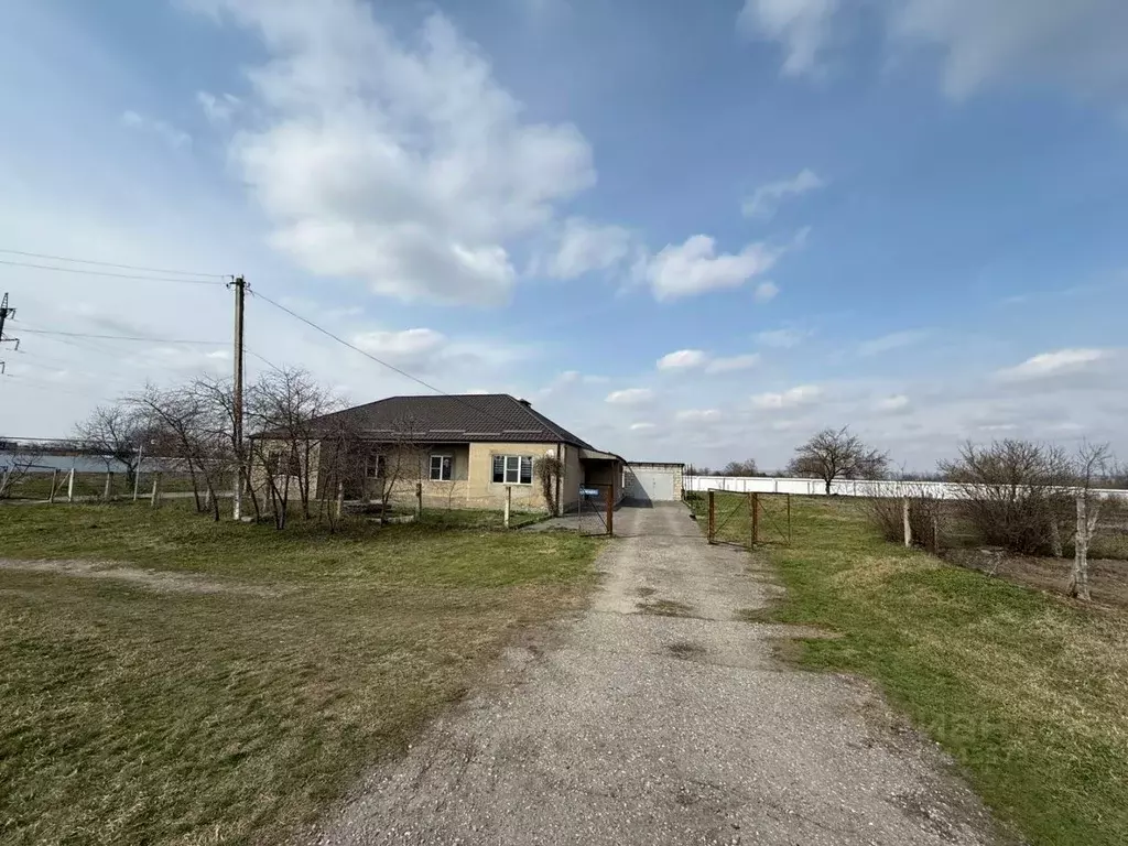 Дом в Кабардино-Балкария, Терский район, с. Дейское ул. Накацева (87 ... - Фото 2