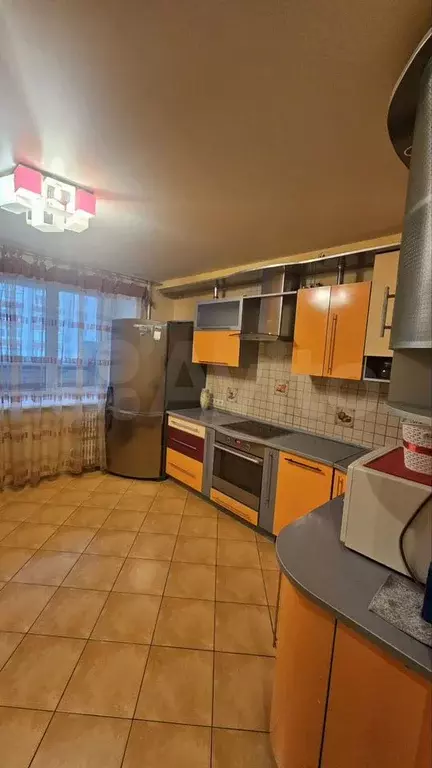 2-к. квартира, 70 м, 4/10 эт. - Фото 0