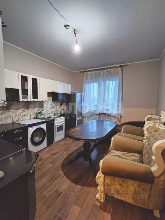 3-к кв. Ханты-Мансийский АО, Нефтеюганск 11В мкр, 9 (71.0 м) - Фото 1