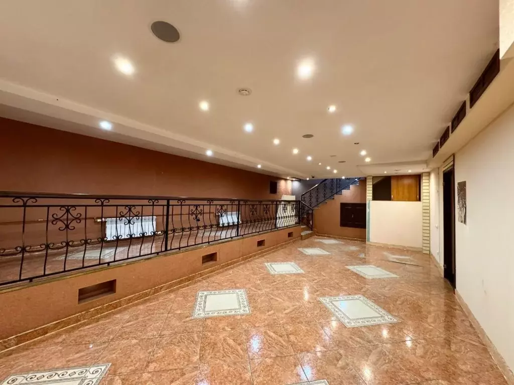 Помещение свободного назначения в Мурманская область, Мурманск ул. ... - Фото 1