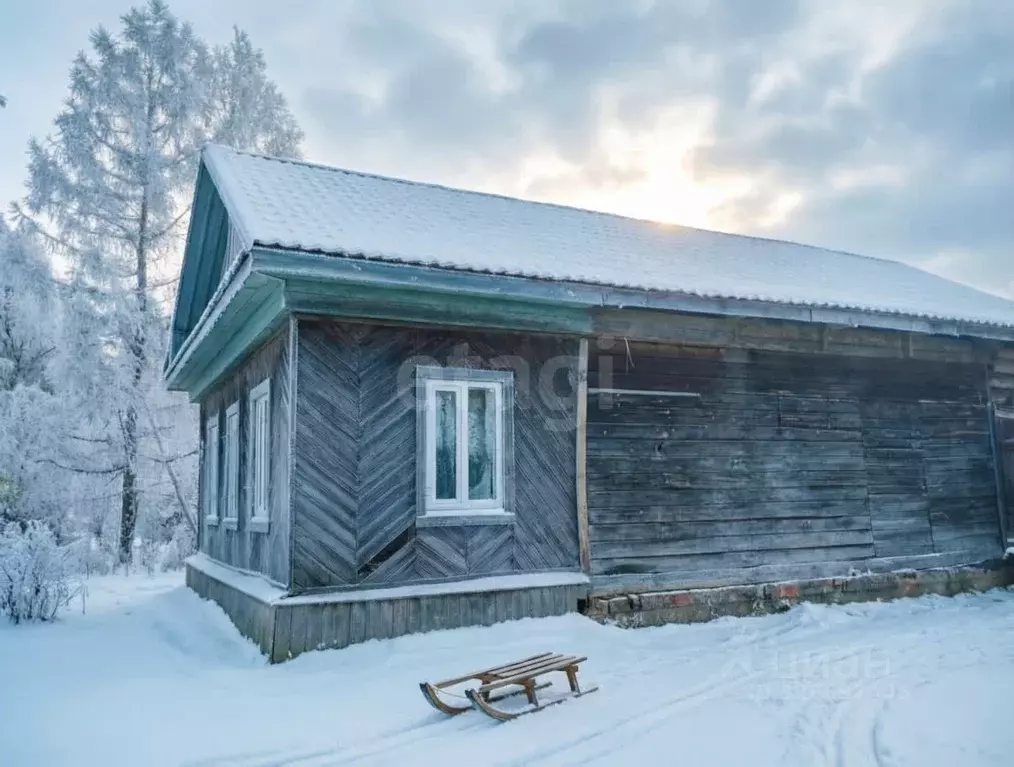 Дом в Ярославская область, Рыбинский муниципальный округ, с. Арефино ... - Фото 1