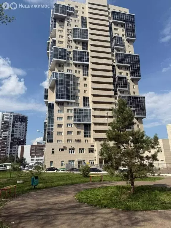 3-комнатная квартира: Казань, улица Рихарда Зорге, 66В (100 м) - Фото 1
