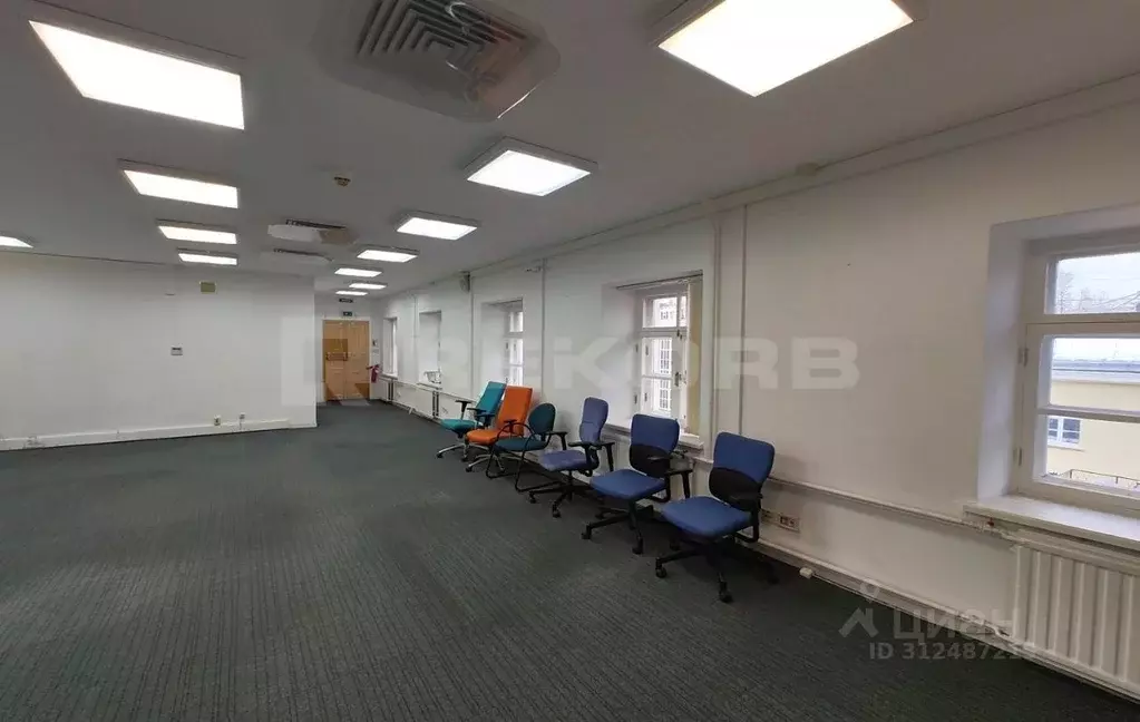 Офис в Санкт-Петербург Итальянская ул., 5 (215 м) - Фото 1