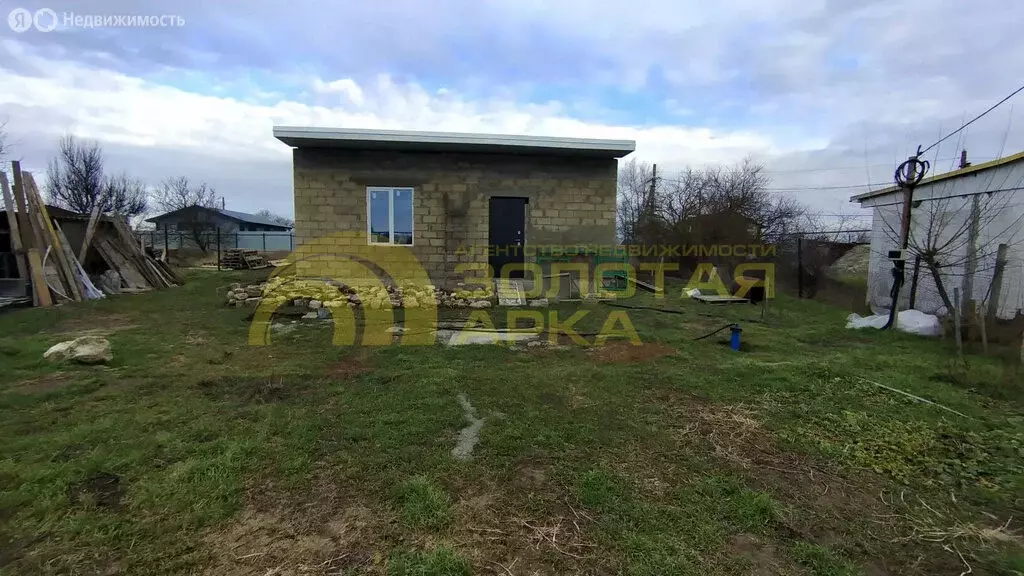 Дом в посёлок Таманский, Степная улица (100 м) - Фото 1