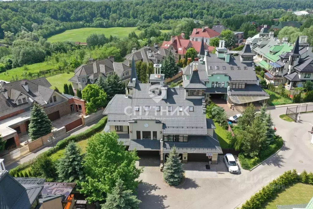 Коттедж в Москва Юровская ул., 92 (380 м) - Фото 1