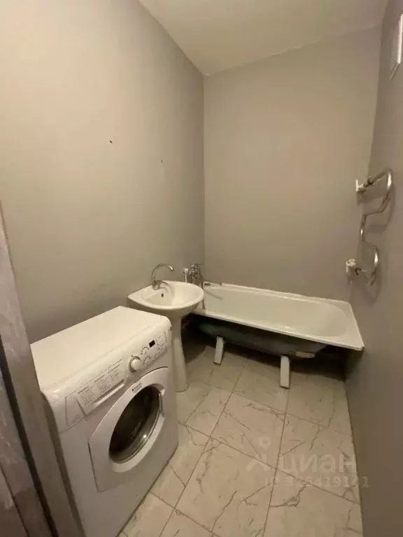 1-к кв. Саха (Якутия), Якутск ул. Петровского, 32/2 (41.0 м) - Фото 2