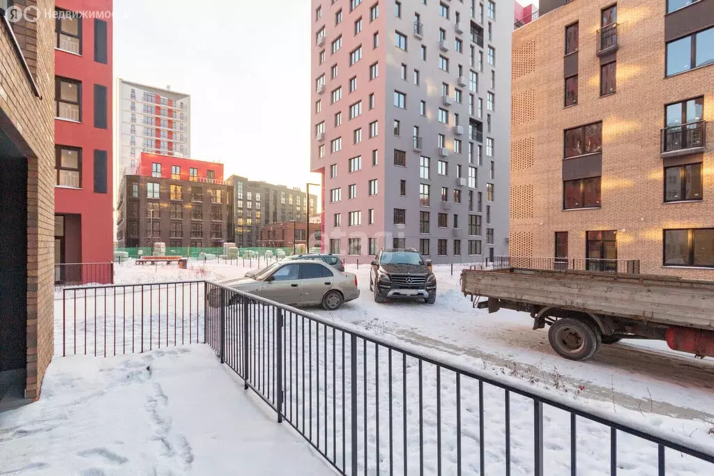 2-комнатная квартира: деревня Дударева, улица Сергея Джанбровского, ... - Фото 2