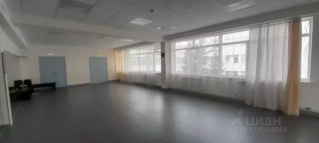 Помещение свободного назначения в Татарстан, Нижнекамск просп. ... - Фото 1