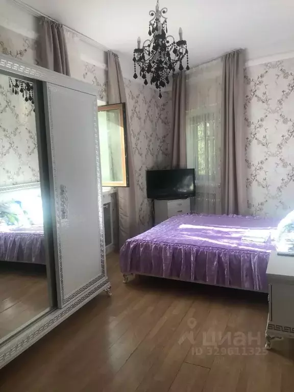 Дом в Крым, Феодосия ул. Севастопольская (100 м) - Фото 1