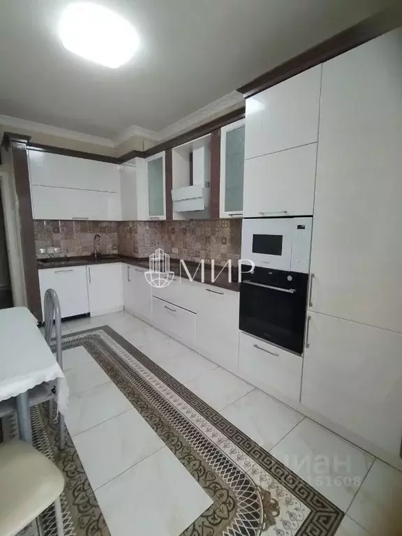 4-к кв. Ханты-Мансийский АО, Нижневартовск Омская ул., 38 (136.4 м) - Фото 0