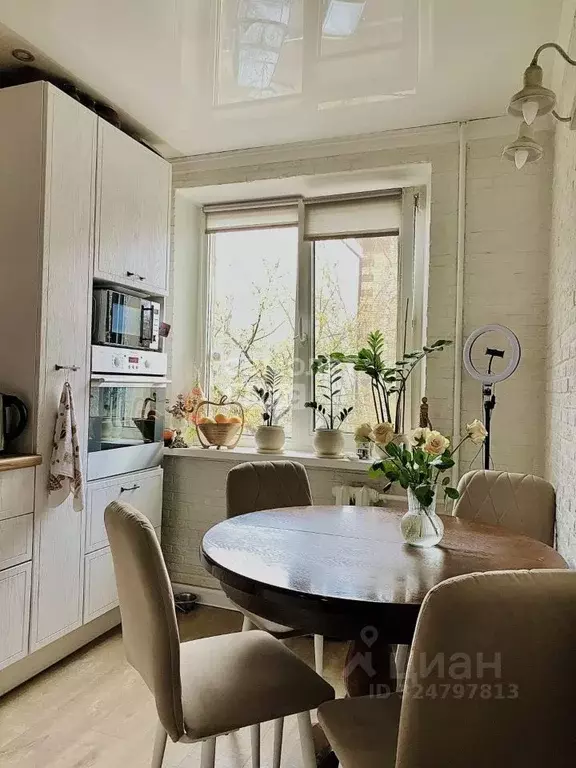 3-к кв. Тюменская область, Тюмень ул. Осипенко, 84 (65.2 м) - Фото 1