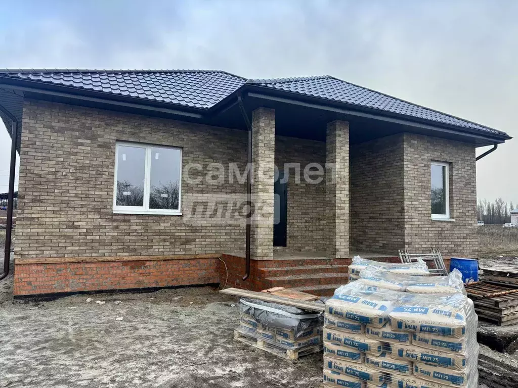 Дом в Курская область, Курский район, Щетинский сельсовет, пос. ... - Фото 1