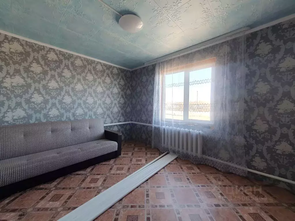 Дом в Омская область, Нововаршавский район, Большегривское рп пер. ... - Фото 2