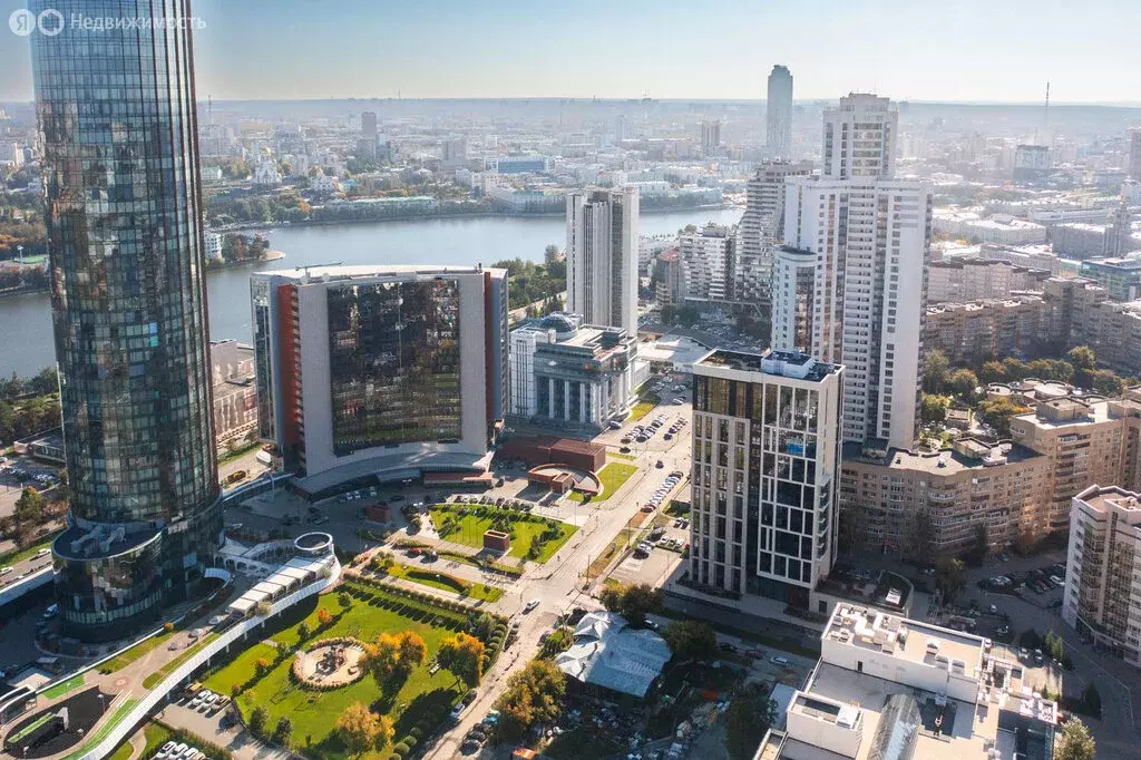 3-комнатная квартира: Екатеринбург, улица Февральской Революции, 21 ... - Фото 1