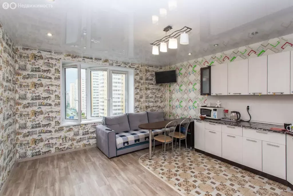 1-комнатная квартира: Тобольск, 15-й микрорайон, 37 (37 м) - Фото 1