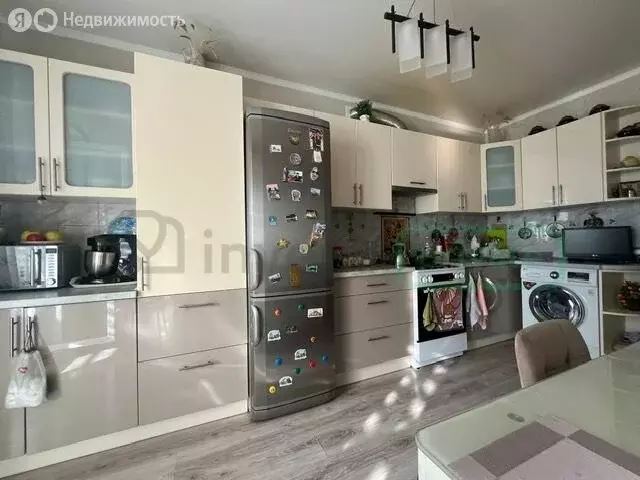 2-комнатная квартира: Калининград, Осенняя улица, 4 (72 м) - Фото 2