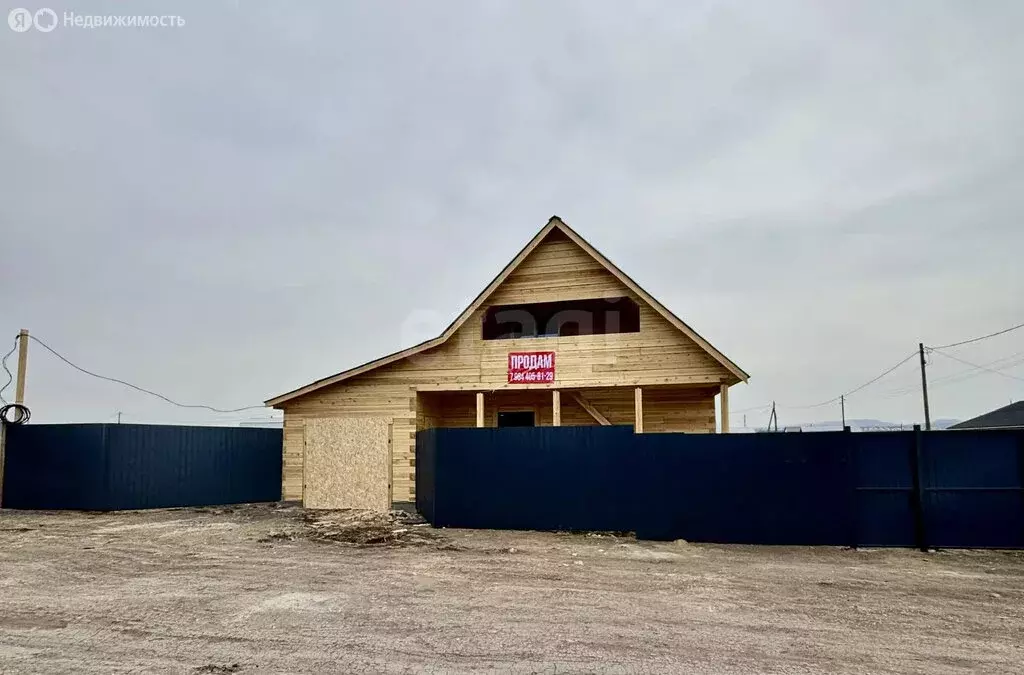 Дом в село Эрхирик, улица Строителей (195 м) - Фото 1