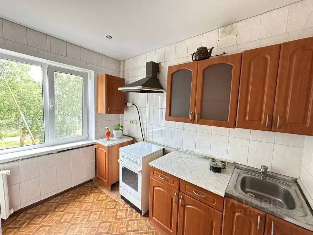 3-к кв. Омская область, Омск Заозерный мкр, ул. Бородина, 37 (59.0 м) - Фото 1