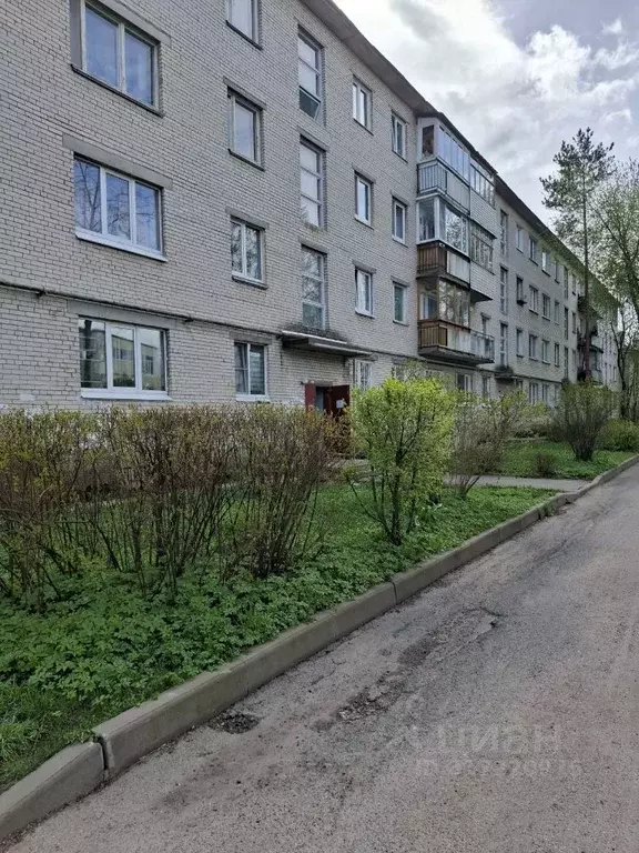 2-к кв. Ленинградская область, Гатчина ул. Кустова, 51 (39.5 м) - Фото 0