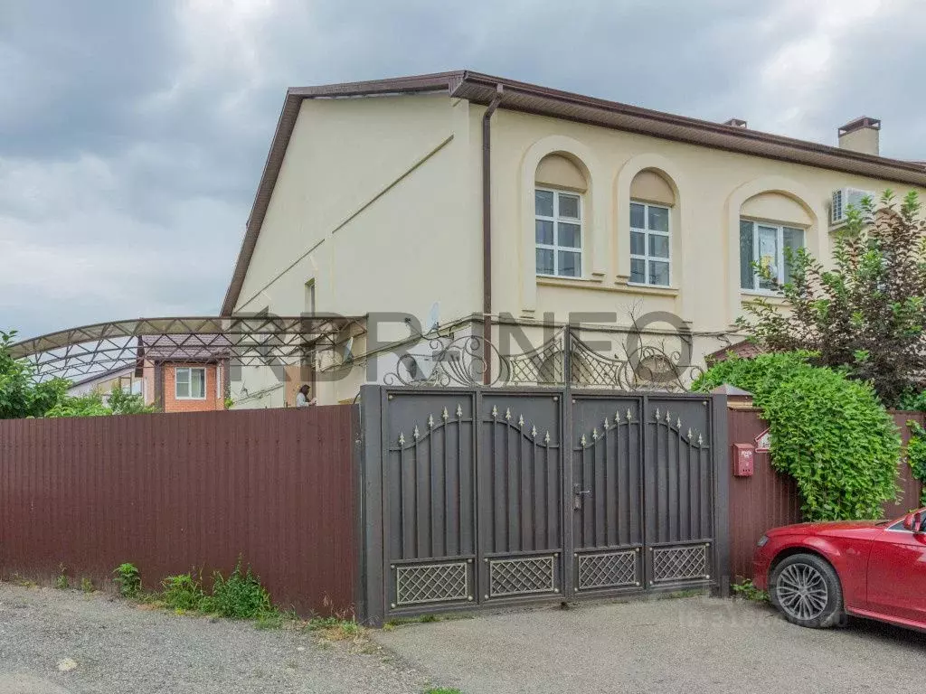 Дом в Ставропольский край, Ставрополь № 11 мкр, ул. Десантников (235 ... - Фото 0