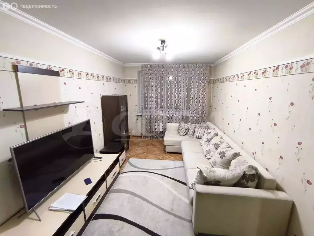 3-комнатная квартира: Тюмень, улица Монтажников, 17 (64.2 м) - Фото 1