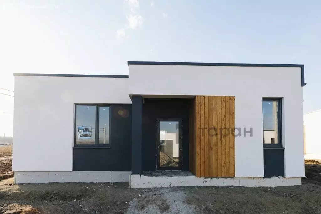 Дом в село Большие Харлуши, коттеджный посёлок Новые Харлуши (100 м) - Фото 1