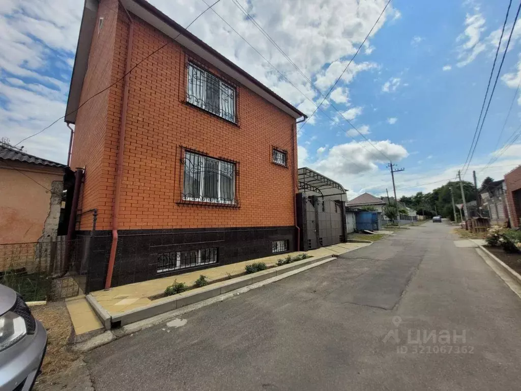 Дом в Кабардино-Балкария, Нальчик ул. Михаила Яхогоева, 9 (200 м) - Фото 2