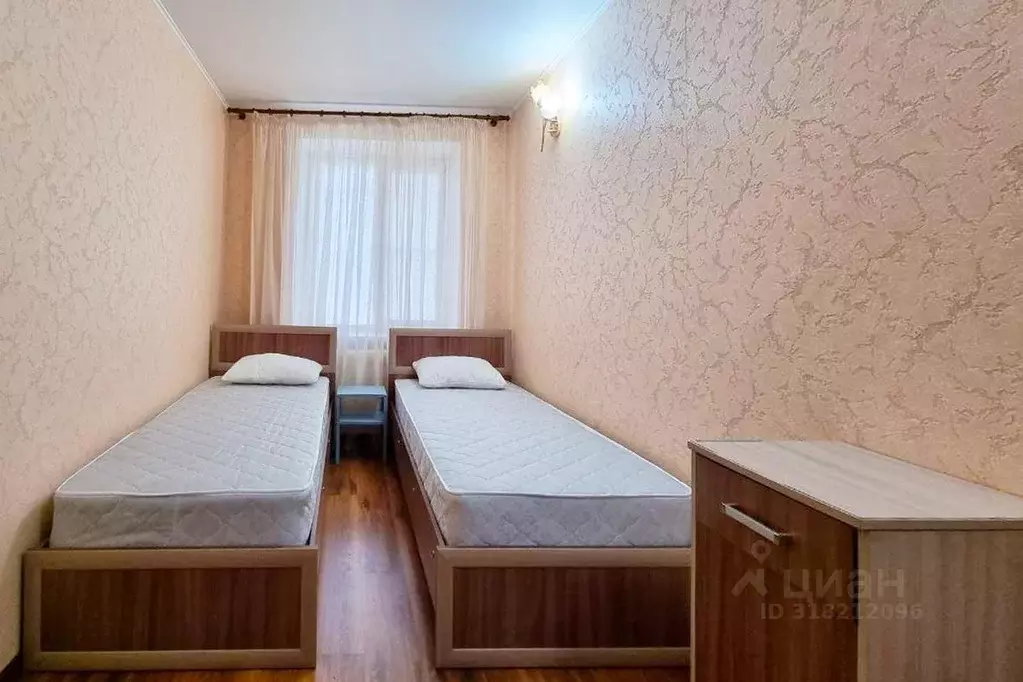 3-к кв. Саратовская область, Балаково ул. Набережная Леонова, 31А ... - Фото 0