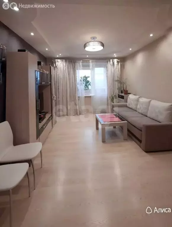 3-комнатная квартира: Ухта, Интернациональная улица, 74/42 (68.6 м) - Фото 1