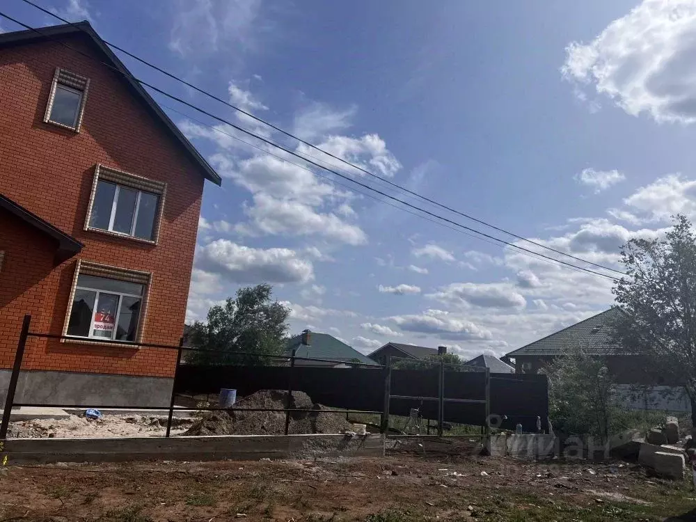 Дом в Оренбургская область, Оренбург проезд 4-й Виноградный, 5 (234 м) - Фото 1