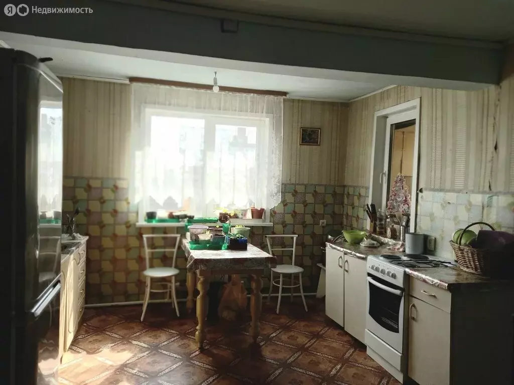Дом в Усолье-Сибирское, Колхозная улица (145 м) - Фото 2