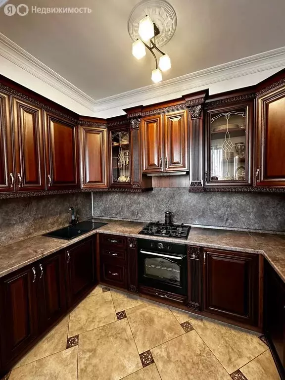 4-комнатная квартира: Каспийск, улица Абдулманапова, 6Б (110 м) - Фото 1