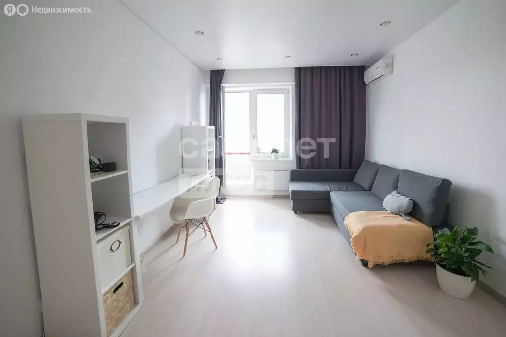 1-комнатная квартира: Иркутск, улица Поленова, 19 (35 м) - Фото 0