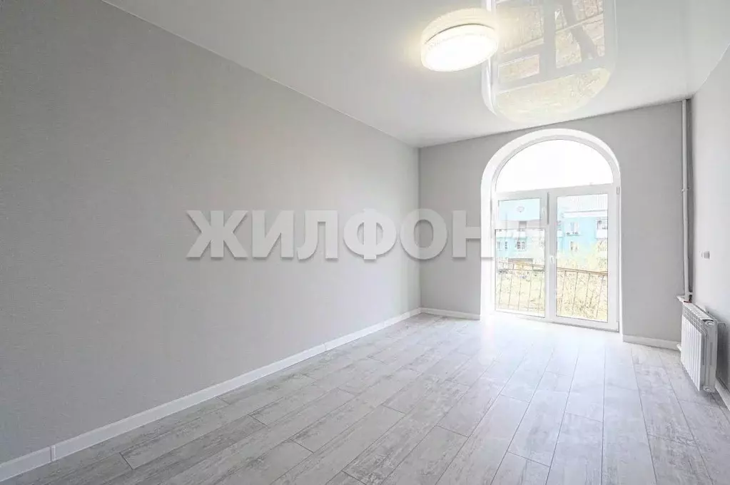 3-к кв. Новосибирская область, Новосибирск ул. Авиастроителей, 13А ... - Фото 0